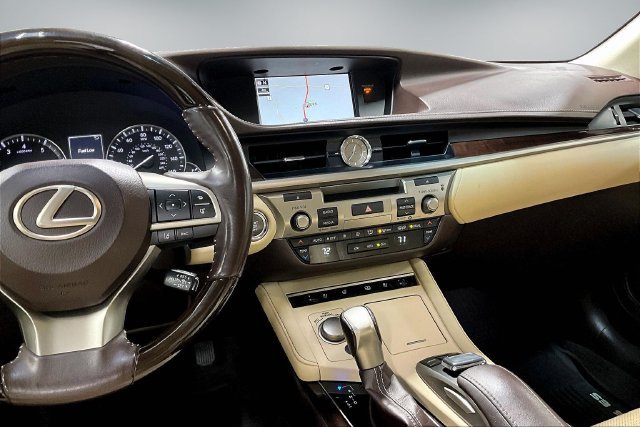 Used 2018 Lexus ES 350 w/ Luxury Package w/Wood Trim FWD image 11