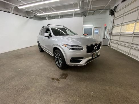 Used 2018 Volvo XC90 T6 Momentum w/ Convenience Package image 8