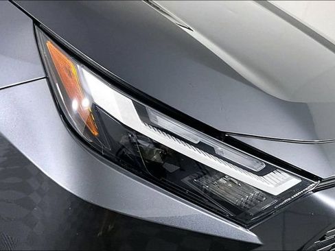 Used 2022 Toyota RAV4 XLE Premium image 30