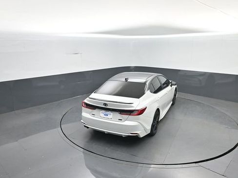 Used 2025 Toyota Camry XSE w/ Premium Plus Package image 31