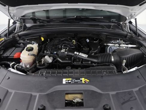Used 2024 Jeep Grand Cherokee Altitude AWD/4WD image 6