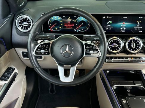 Used 2021 Mercedes-Benz GLB 250 4MATIC image 28