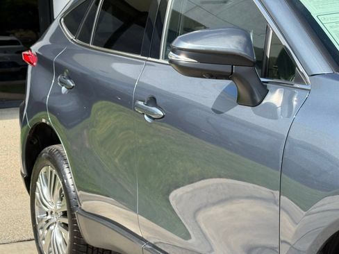 Used 2023 Toyota Venza Limited AWD/4WD image 9