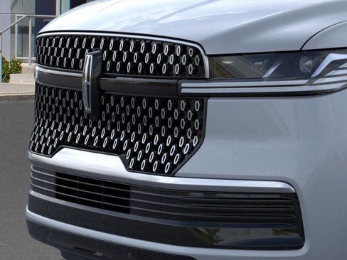 New 2025 Lincoln Navigator Reserve image 17