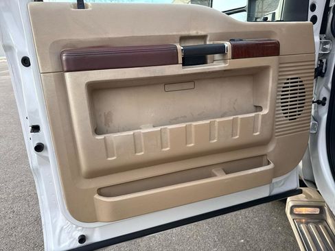 Used 2014 Ford F250 King Ranch image 17