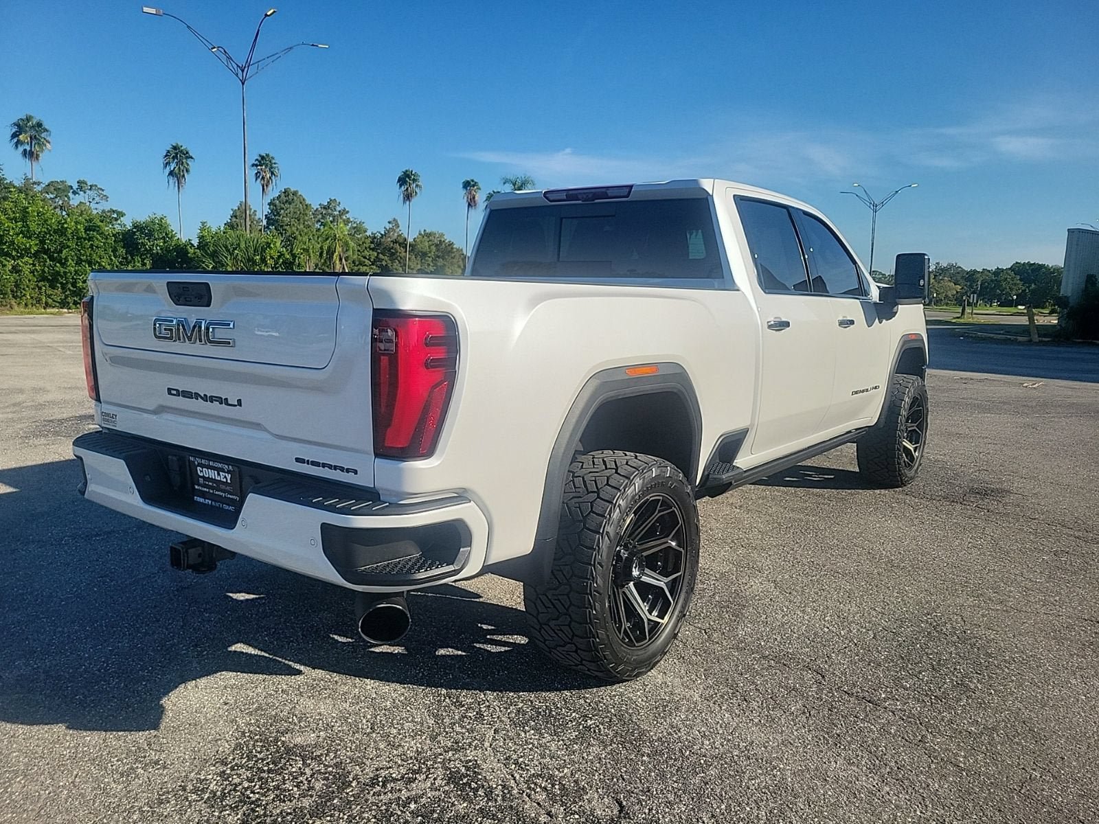 Used 2024 GMC Sierra 2500 Denali Ultimate AWD/4WD image 6