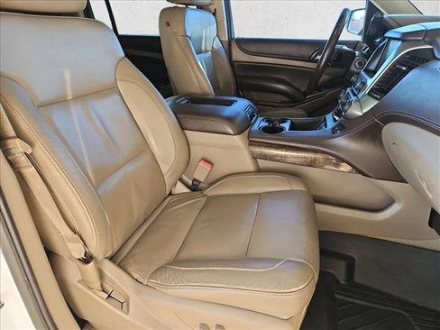 Used 2015 Chevrolet Suburban LT RWD image 24
