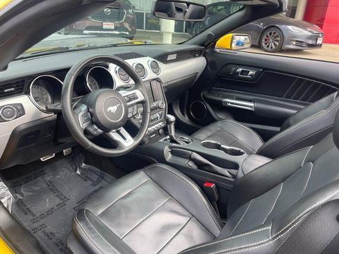 Used 2017 Ford Mustang GT Premium image 16