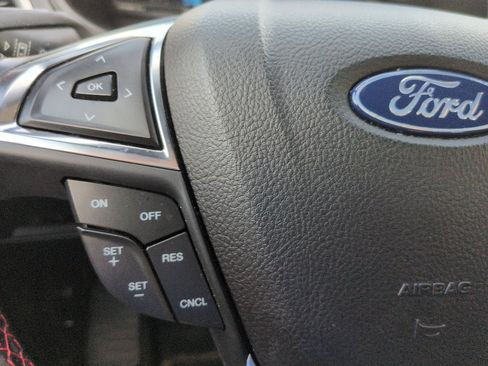 Used 2022 Ford Edge ST-Line image 12