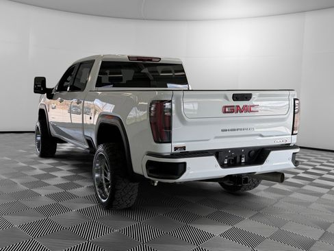 Used 2025 GMC Sierra 2500 AT4 image 6