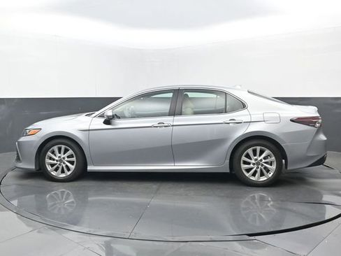 Used 2023 Toyota Camry LE FWD image 7