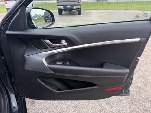 Used 2025 Genesis G70 2.5T AWD/4WD image 32