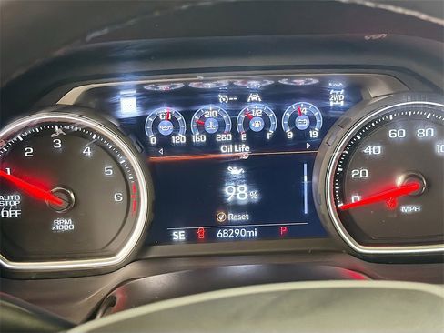 Used 2021 Chevrolet Tahoe Premier w/ Premium Package image 12