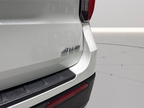 Certified 2025 Ford Explorer Active AWD/4WD image 31