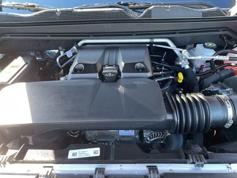 New 2024 Chevrolet Colorado LT w/ LT Convenience Package III image 10