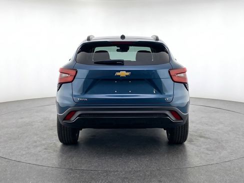 Used 2025 Chevrolet Trax LT w/ LT Convenience Package FWD image 7