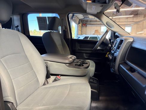Used 2018 RAM 3500 Tradesman w/ Chrome Appearance Group AWD/4WD image 27