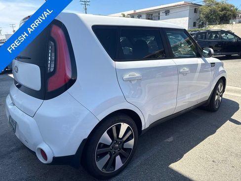 Used 2015 Kia Soul ! w/ Sun & Sound Package FWD image 2