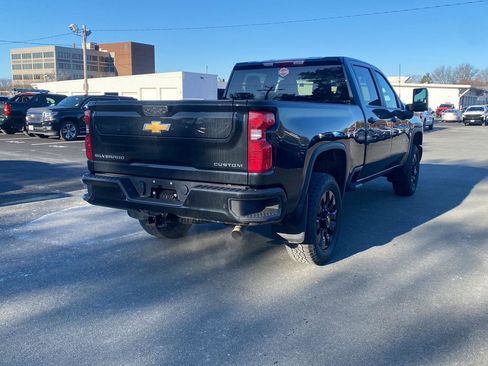 Used 2024 Chevrolet Silverado 2500 Custom w/ Custom Value Package image 5