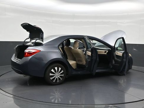 Used 2015 Toyota Corolla LE FWD image 31