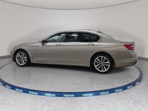 Used 2019 BMW 750i xDrive w/ Cold Weather Package AWD/4WD image 9