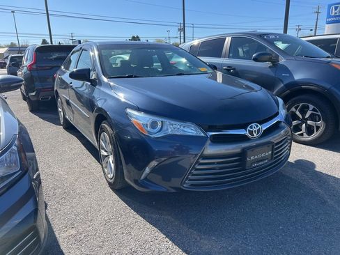 Used 2015 Toyota Camry LE FWD image 3