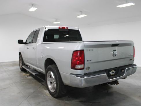 Used 2017 RAM 1500 Classic SLT AWD/4WD image 7