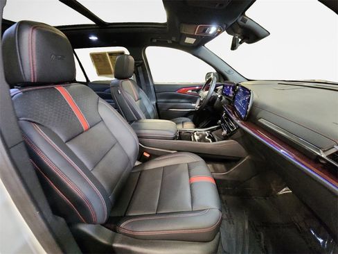 Certified 2024 Chevrolet Traverse RS w/ LPO, Floor Liner Package image 26