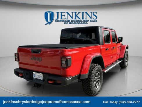 New 2025 Jeep Gladiator Mojave image 4