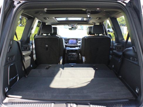 Used 2025 Jeep Wagoneer Series II w/ Premium Group I AWD/4WD image 34