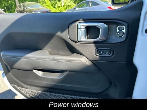 Used 2023 Jeep Wrangler Unlimited Sahara AWD/4WD image 13