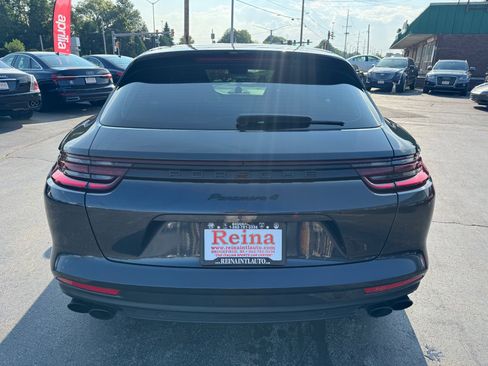 Used 2018 Porsche Panamera 4 image 9