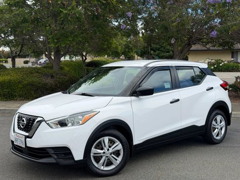 Used 2020 Nissan Kicks S FWD image 1