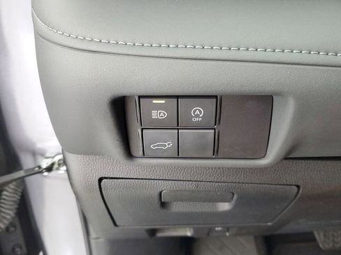 Used 2024 Toyota Highlander XSE FWD image 33