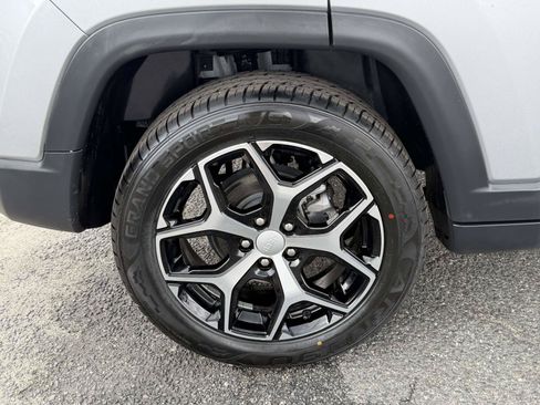 Used 2024 Jeep Compass Limited AWD/4WD image 36