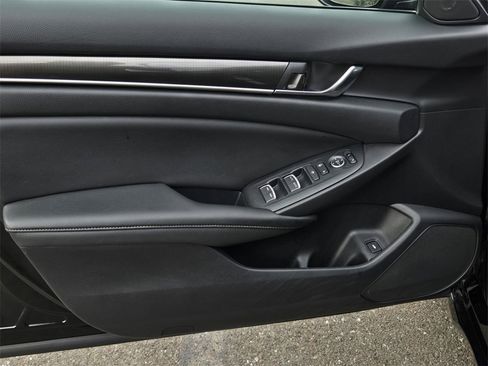 Used 2019 Honda Accord Sport image 10