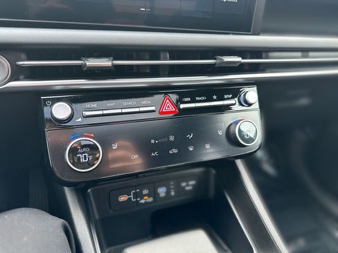 Used 2025 Hyundai Santa Cruz SEL image 17