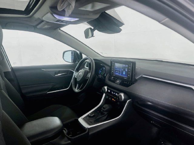 Used 2022 Toyota RAV4 XLE w/ Convenience Package AWD/4WD image 9