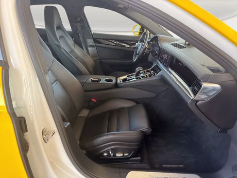 Used 2018 Porsche Panamera 4 image 18