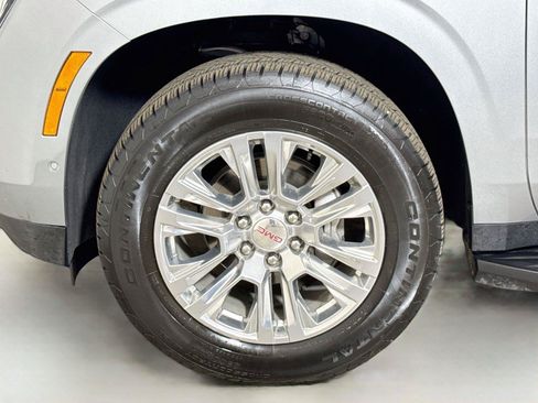 Used 2025 GMC Yukon XL Denali AWD/4WD image 31