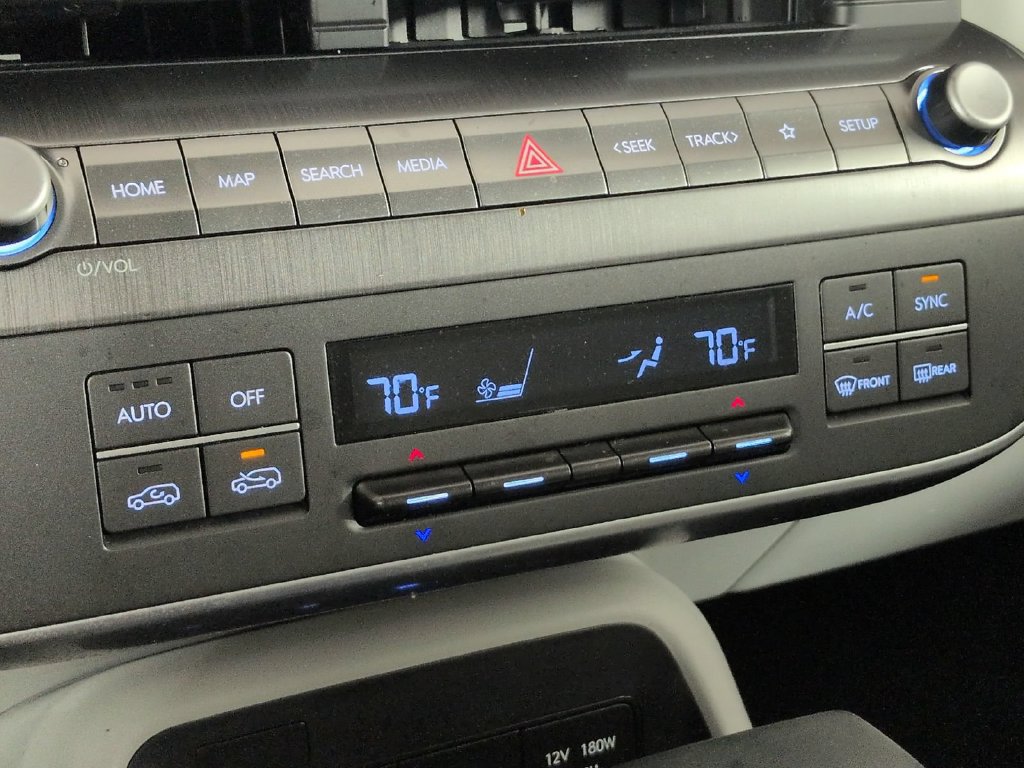 Used 2024 Hyundai Kona SEL FWD image 35