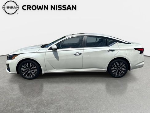 Certified 2024 Nissan Altima 2.5 SV w/ SV Premium Package FWD image 4