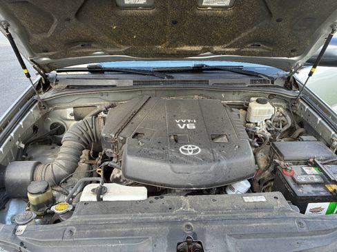 Used 2008 Toyota 4Runner SR5 AWD/4WD image 14