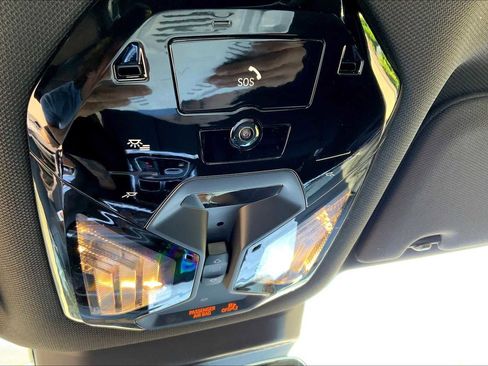 New 2025 BMW 760i xDrive 760i xDrive w/ Luxury Rear Seating Package image 17