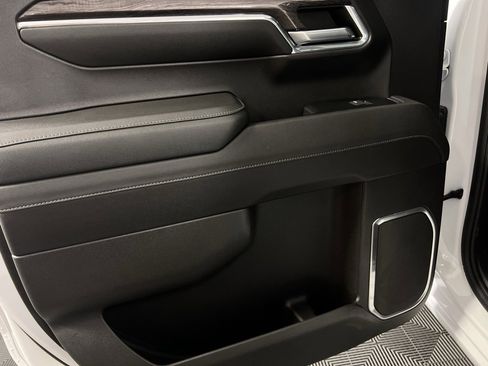 Used 2023 Chevrolet Silverado 1500 LTZ image 28