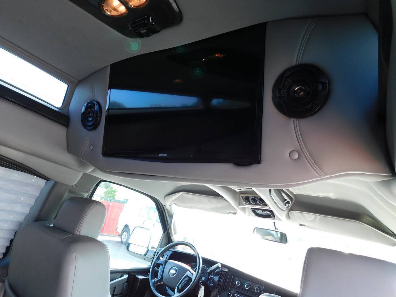 Used 2018 Chevrolet Express 2500 w/ Enhanced Convenience Package RWD image 58