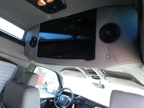 Used 2018 Chevrolet Express 2500 w/ Enhanced Convenience Package RWD image 58