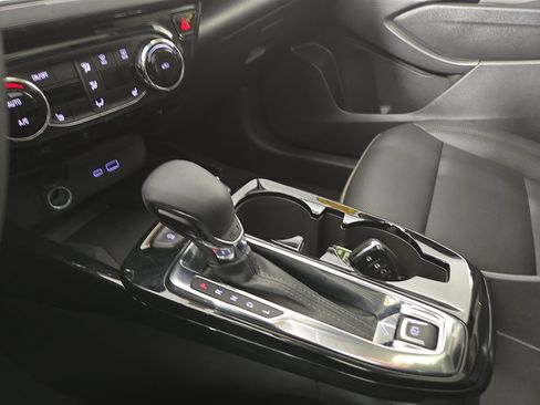 Certified 2025 Chevrolet Trax ACTIV w/ Sunroof Package image 23