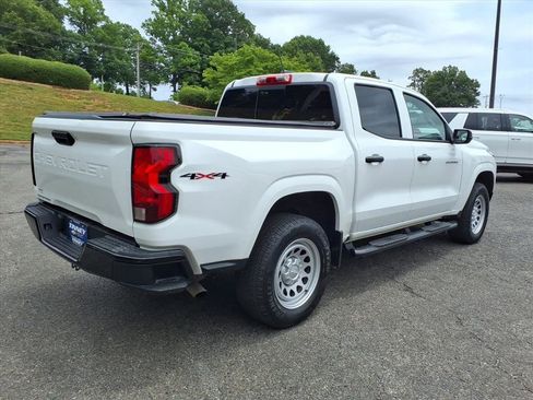 Used 2024 Chevrolet Colorado W/T w/ WT Convenience Package AWD/4WD image 3