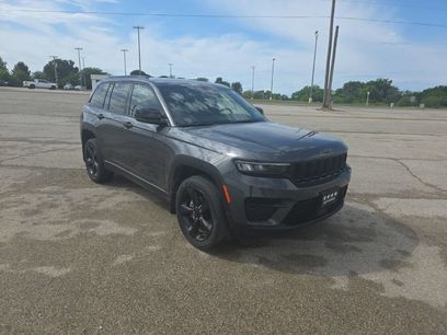 Used 2023 Jeep Grand Cherokee Altitude
